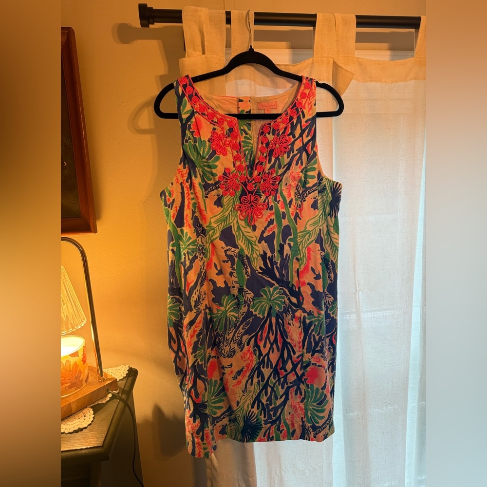 Lilly Pulitzer Floral Sleeveless Dress with Vibrant Patterns